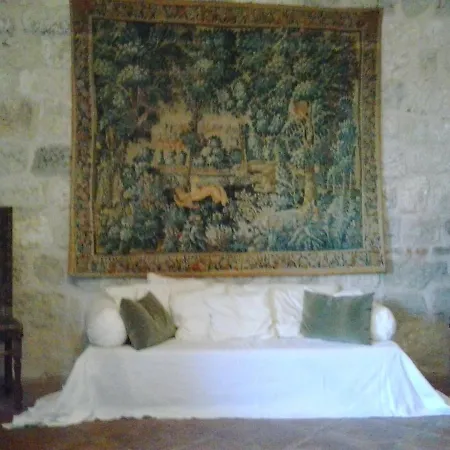 Chateau De Cauderoue 4*