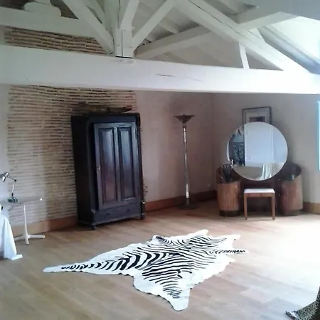 Chateau De Cauderoue Bed & Breakfast